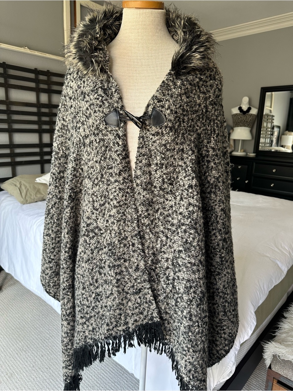BCBGMaxAzria Black & Gray Faux Fur Trim Toggle Poncho, OSFA